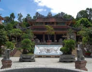 芽庄龙山寺